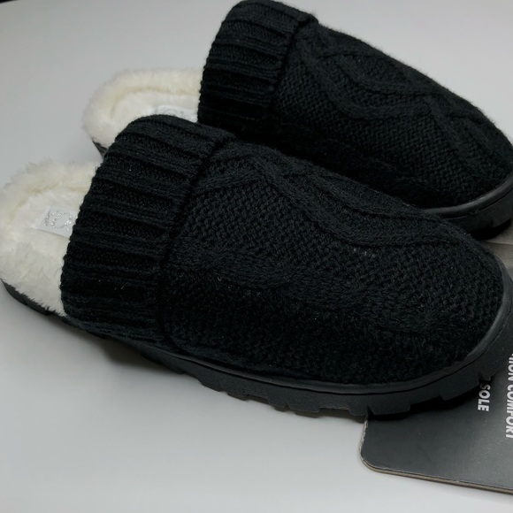 XOXO Black Cable Knit and White Faux Fur Mule Style Slippers Loungewear Sz S 5-6 - Picture 2 of 10